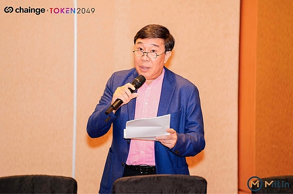 当真实不够酷，这款AI社交软件玩起了「虚假美学」
